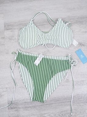Cupshe Women’s Bikini Set Size M Green White Stripe Reversible Tie Side NWT